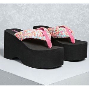 Rocket Dog Black Platform Flip Flop Sandals with Multicolor Pink Straps